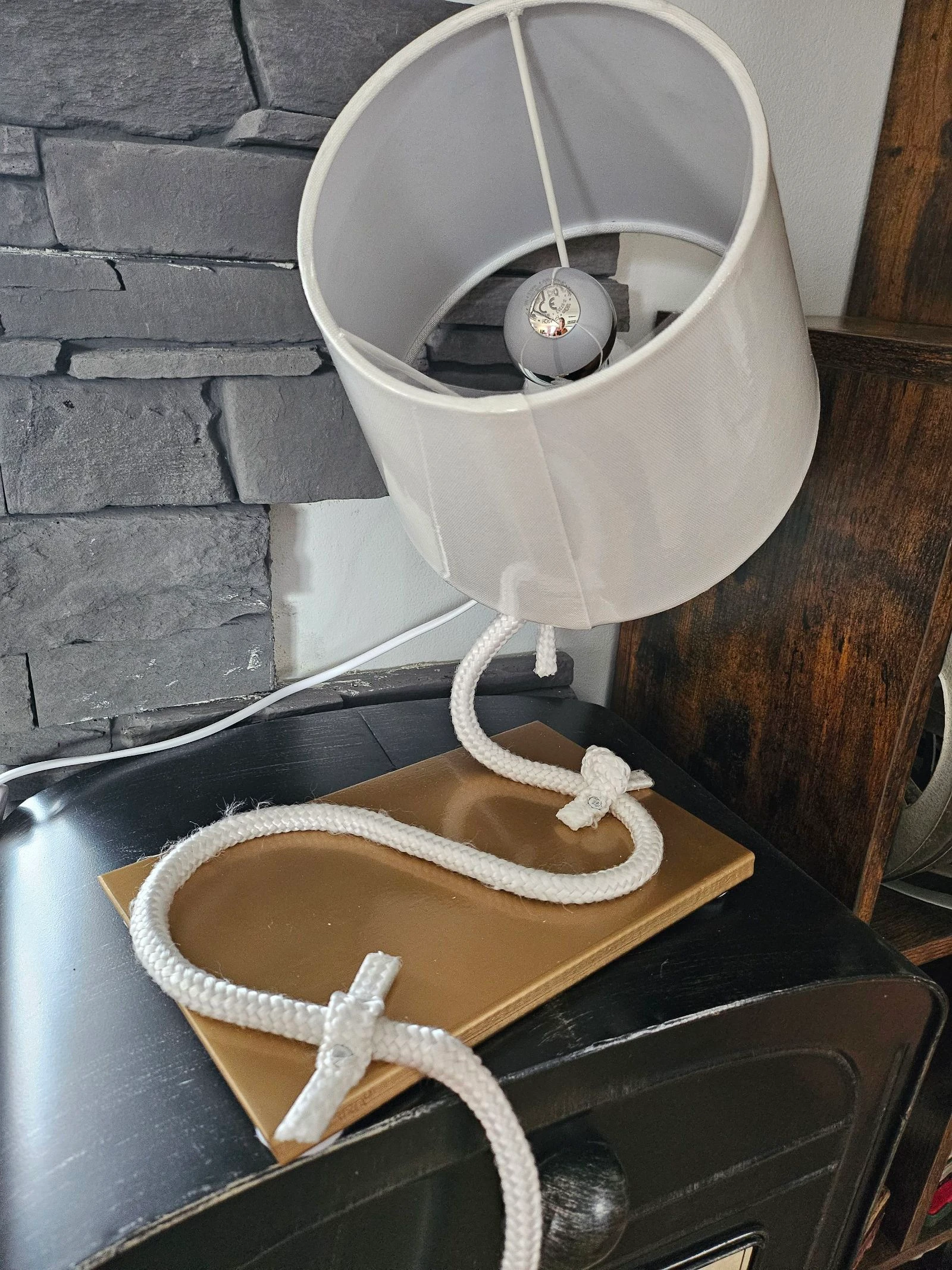 Lampe modèle unique  – photo 13